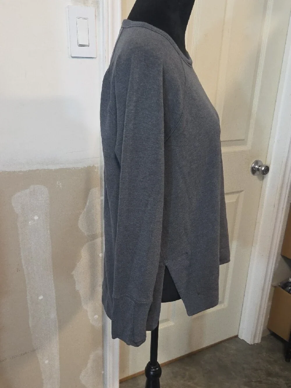 Athleta Everyday Crewneck Sweater Sweatshirt Top Gray Casual Cotton